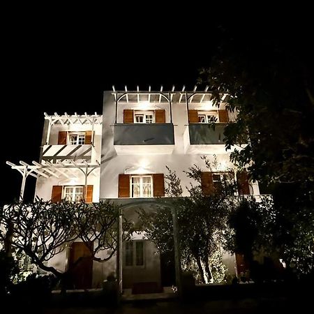Deluxe Studios & Suites Ageri-Milos Adamantas  Luaran gambar