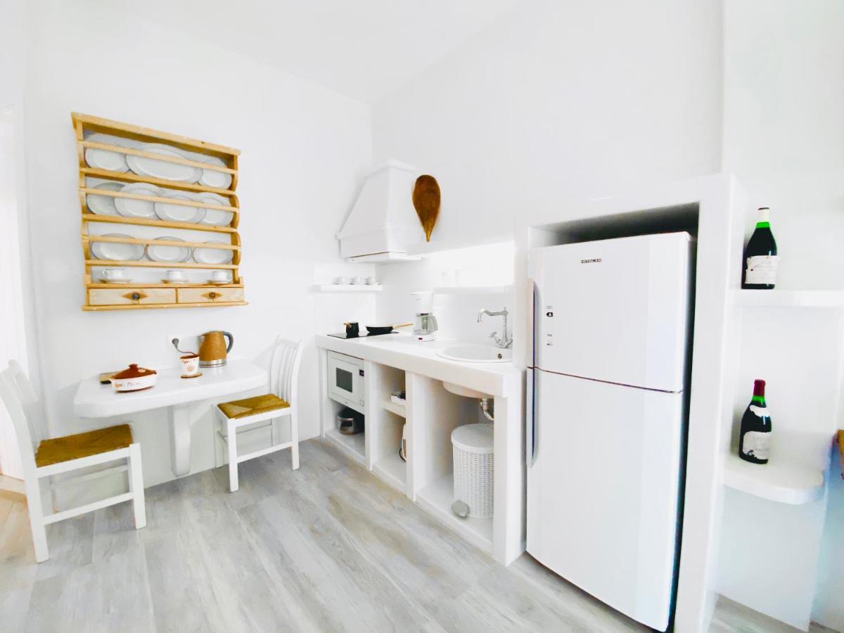 Deluxe Studios & Suites Ageri-Milos Adamantas  Luaran gambar
