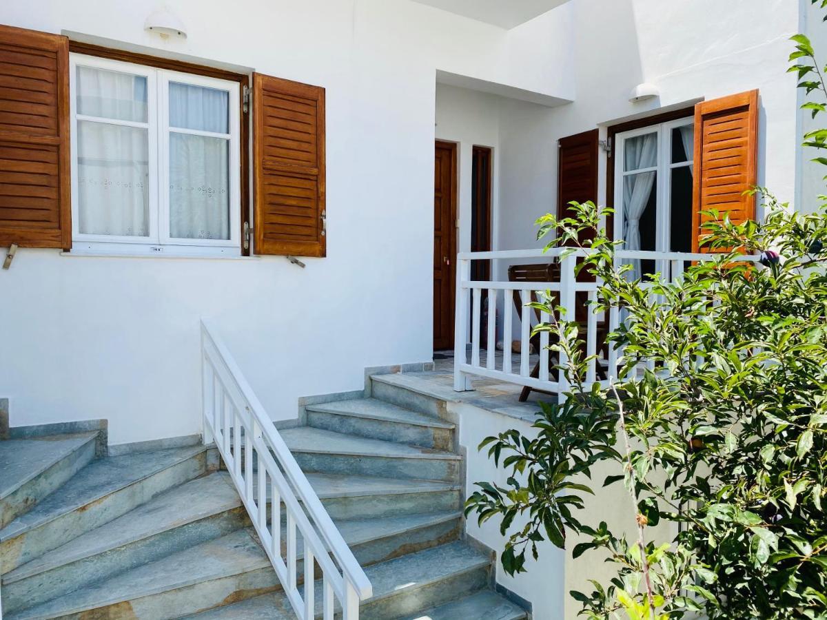 Deluxe Studios & Suites Ageri-Milos Adamantas  Luaran gambar