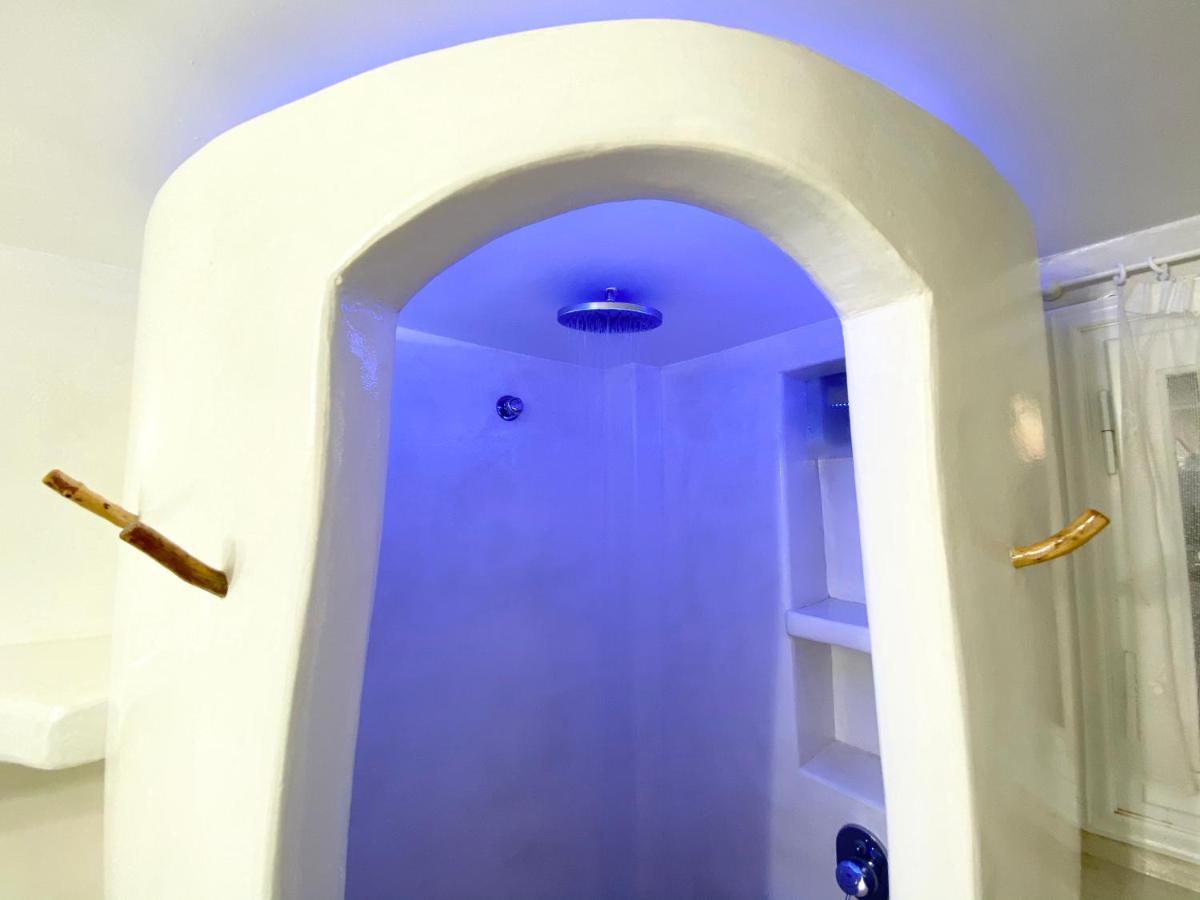 Deluxe Studios & Suites Ageri-Milos Adamantas  Luaran gambar