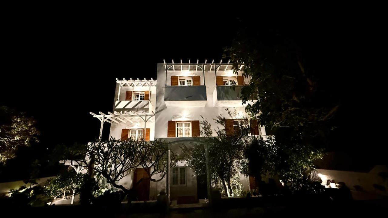 Deluxe Studios & Suites Ageri-Milos Adamantas  Luaran gambar